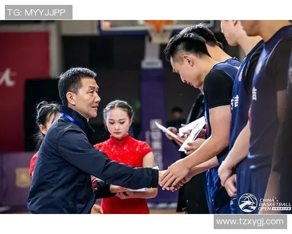 杭州篮球队在城市联赛中以51分稳居积分榜首位展现强劲实力